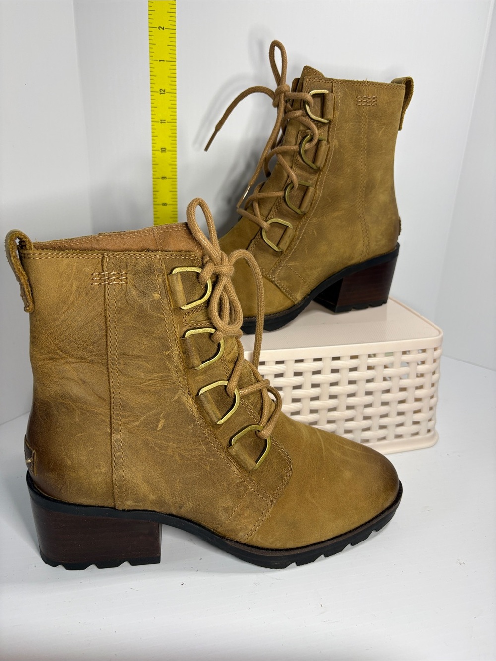 Sorel‎ Black Leather Ankle Booties. Box 27